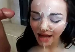 İngiliz MİLF bir banyoda 3 türkçe milf porn