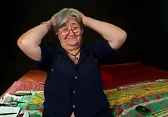Yüz porn milf izle Üçlü Genç ile kız arkadaşı anal