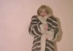 Bir seksi milf sex film izle olan şanslı genç adamlar fuck seviyor